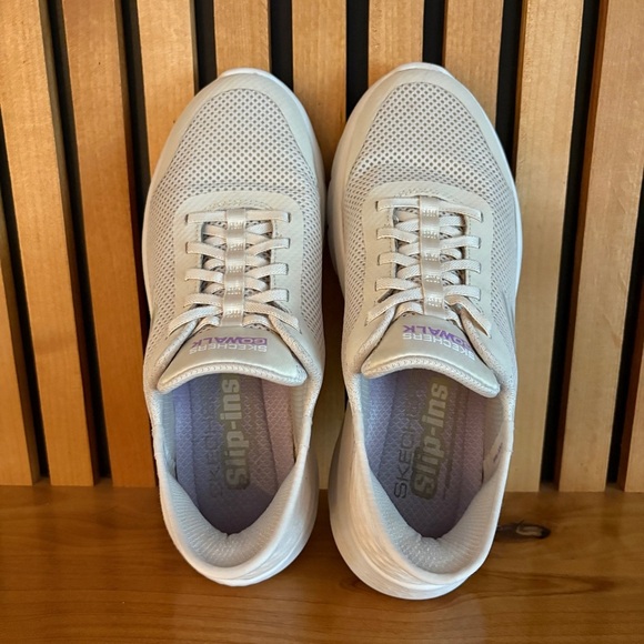 Skechers Women's Light Gray Sneakers - Picture 4 of 6